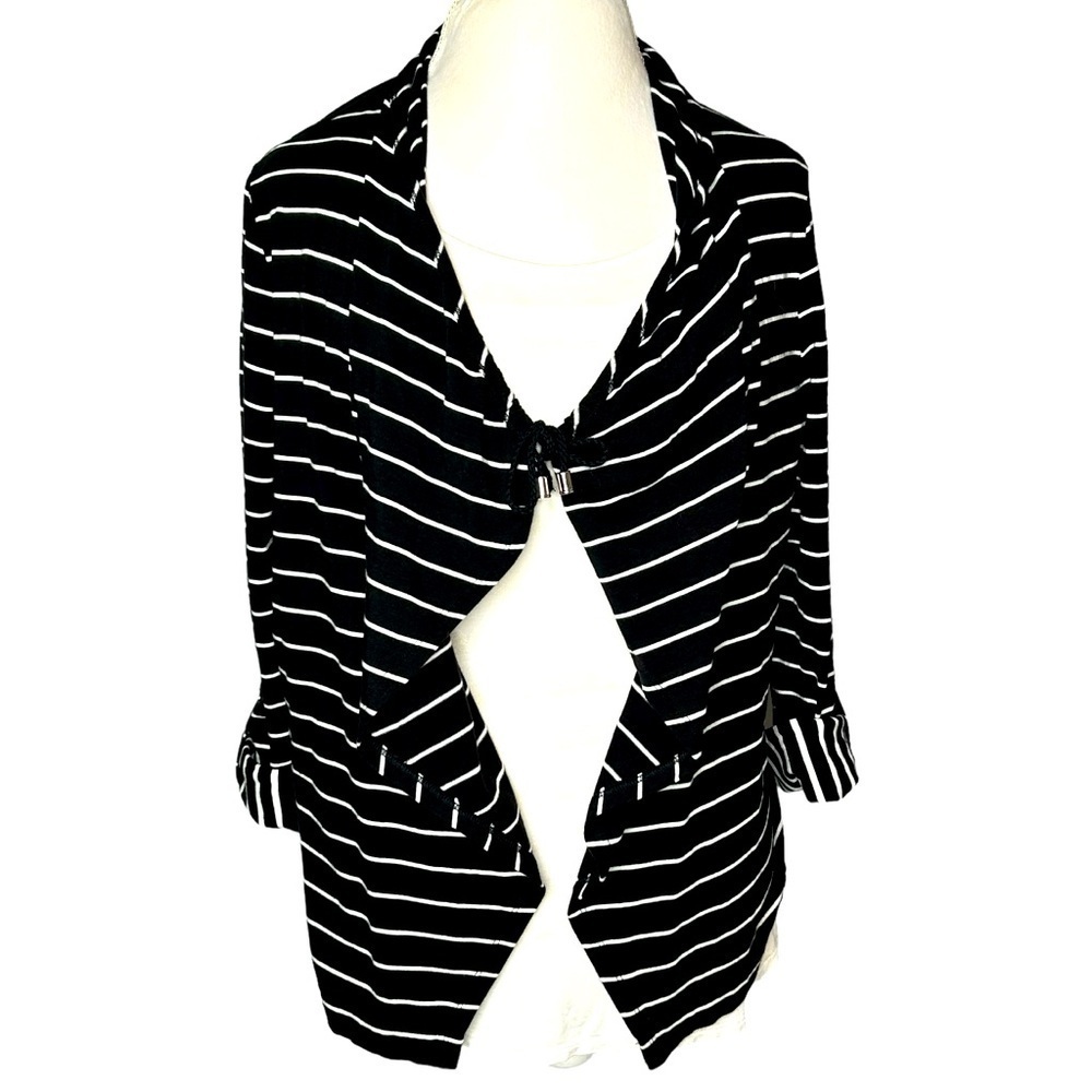 ZENERGY BY CHICO’S Jacket Black White Stripes Open front Ties Size 12 LIKE NEW